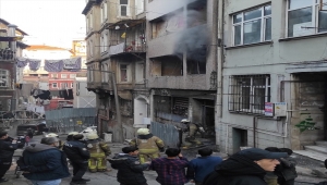 Beyoğlu'nda binada çıkan yangında 2 kişi hafif yaralandı