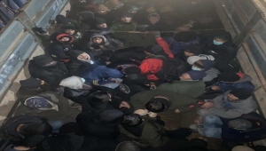 Bitlis'te 4 araçta Afganistanlı 162 düzensiz göçmen yakalandı