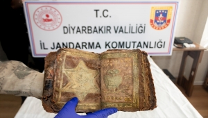Diyarbakır'da el yazması İbranice deri kitap ve ferman ele geçirildi