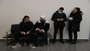 GÜNCELLEME - Ukrayna'dan tahliye edilen Türk vatandaşları yurda giriş yapmaya başladı