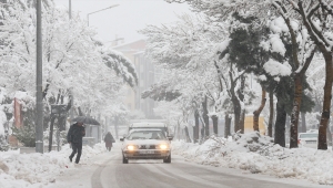 Isparta'da kar kalınlığı 20 santimetreye ulaştı