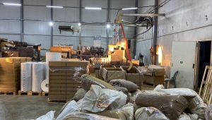 İzmir'de kaçak sigara fabrikasına yönelik operasyonda 18 gözaltı