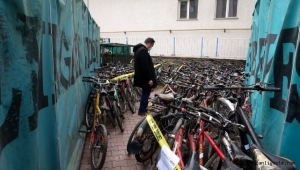 Kayseri'de Emniyet bahçesi AVM'ye döndü! Ele geçirilen 20 kamyonet çalıntı malzeme sahiplerine teslim ediliyor