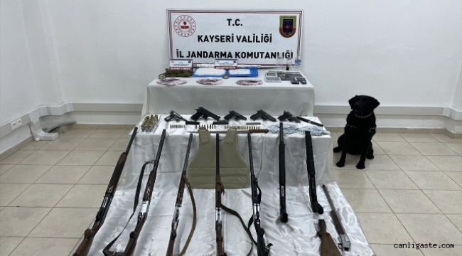 Kayseri'de jandarmanın silah ve uyuşturucu operasyonunda 4 zanlı yakalandı
