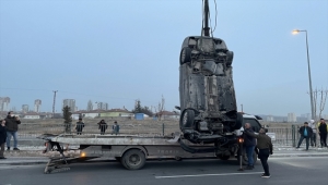 Kayseri'de otomobil kanala uçtu, 2 kişi yaralandı