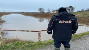 Kırklareli'nde dereye devrilen otomobildeki kişi kayboldu