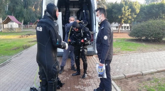 Mersin'de uygulamadan kaçan zanlıların suya attığı silahı dalgıç polisler buldu