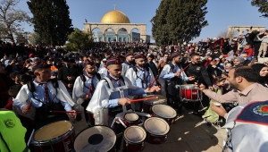 Mescid-i Aksa'da on binlerce kişi Miraç Kandili'ni idrak ediyor