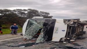 Muğla'da sporcuları taşıyan minibüs devrildi 8 çocuk yaralandı