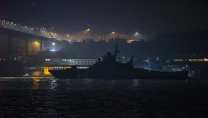 Rus askeri gemisi İstanbul Boğazı'ndan geçti