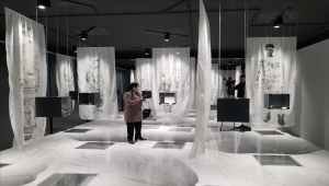 Srebrenitsa'da "Ölüm tarlalarının ardındaki hayat" sergisi açıldı