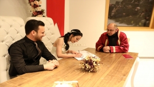 Yalova'da 8 çift "02.02.2022"de nikah kıydırdı