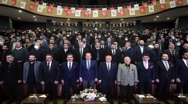 Yeniden Refah Partisi Genel Başkanı Erbakan, partisinin Altındağ ilçe kongresinde konuştu:
