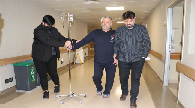 Yunanistan'dan gelen hastanın beyninden 8 santimetrelik tümör çıkarıldı