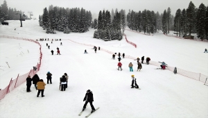 Yurduntepe Kayak Merkezi'nde hafta sonu yoğunluğu