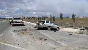 Afyonkarahisar'da tır ile otomobilin çarpışması sonucu 4 kişi yaralandı