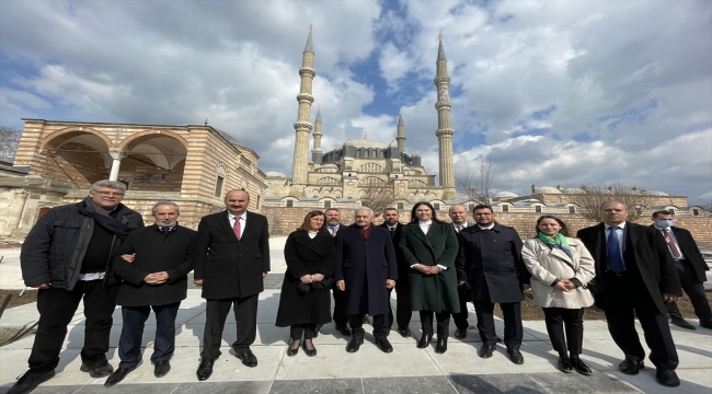 AK Parti Genel Başkanvekili Binali Yıldırım restorasyondaki Selimiye'de incelemede bulundu