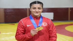 Avrupa şampiyonu milli güreşçi Elvira Kamaloğlu'nun hedefi "büyük"