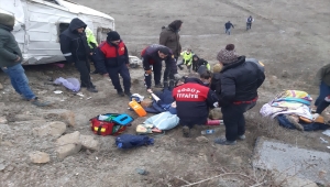 Bilecik'te işçi servisinin devrildiği kazada 6 kişi yaralandı