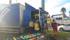 Bodrum'da kaza yapan kamyonet sürücüsü ağır yaralandı