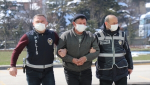 Bolu'da eşini silahla yaraladığı öne sürülen zanlı adliyeye sevk edildi