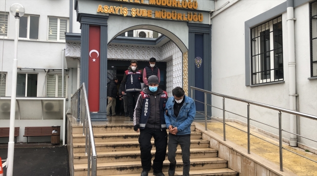 Bursa'da bir kişiyi telefonla 500 bin lira dolandıran 3 kişi tutuklandı