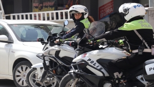 Denizli'de kaputa çıkan polise rağmen kaçmaya devam eden otomobil durduruldu