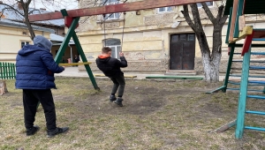 Donetsk'te savaştan kaçan 85 yetim Lviv'e yerleştirildi
