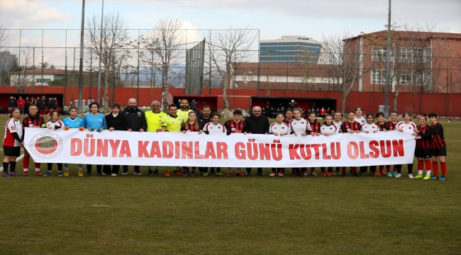 Gençlerbirliği ve Eskişehirspor, 8 Mart Dünya Kadınlar Günü için bir araya geldi 