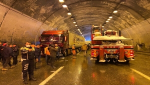 GÜNCELLEME - Anadolu Otoyolu'nun İstanbul yönü kaza nedeniyle ulaşıma kapandı