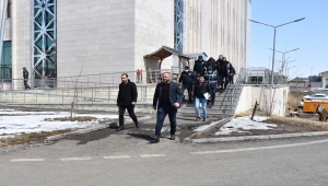 GÜNCELLEME - Kars'ta kablo hırsızları polisin takibiyle suçüstü yakalandı