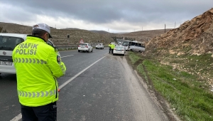 GÜNCELLEME - Şanlıurfa'da işçi servisinin devrilmesi sonucu 20 kişi yaralandı