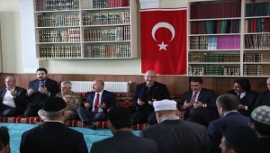 İçişleri Bakanı Soylu, Ağrı'da kanaat önderleriyle buluştu
