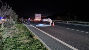 İzmir'de hafif ticari aracın çarptığı yaya öldü