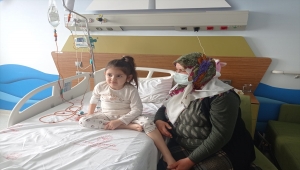 Kars'tan ambulans uçakla Adana'ya getirilen çocuğun tedavisi sürüyor 