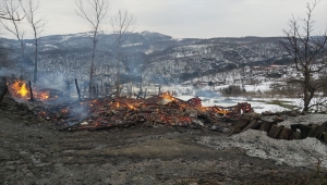 Kastamonu'da ev yangınında anne öldü, kızı yaralandı