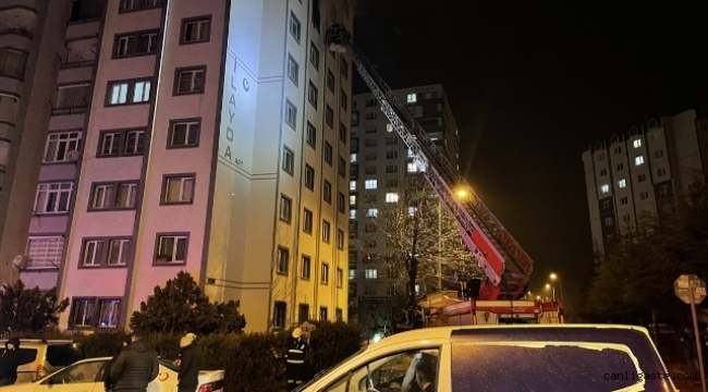Kayseri'de 22 yaşındaki genç yaşadığı eve ateşe verdi! (Videolu Haber)
