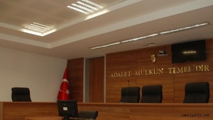 Kayseri'de karısını eşarpla boğmaya çalışıp bıçaklayan sanığa ne ceza verildi?