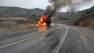 Kilis'te seyir halindeki tır yandı