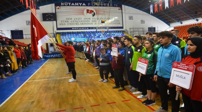 KYK'li gençler masa tenisi bölge turnuvası Kütahya'da başladı
