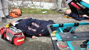 Malatya'da minibüsle otomobil çarpıştı, 15 kişi yaralandı