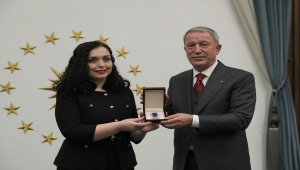Milli Savunma Bakanı Akar'a Kosova Cumhurbaşkanlığı Askeri Madalyası tevcih edildi 