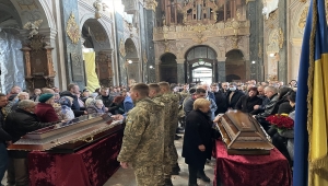 Savaşta ölen 2 Ukrayna askeri için Lviv'de cenaze töreni düzenlendi