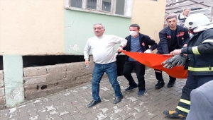 Siirt'te gaz sıkışması nedeniyle bir evde yaşanan patlamada 2 kişi yaralandı