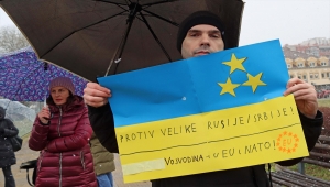 Sırbistan'ın Belgrad ve Novi Sad şehirlerinde Ukrayna'ya destek gösterisi