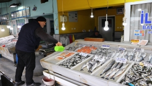 Tekirdağ'da balıkçıların denize açılamaması balık fiyatlarını etkiledi
