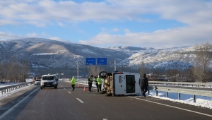 Tokat'ta servis aracı devrildi, bir asker şehit oldu, 3 asker yaralandı