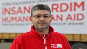 Türk Kızılay'ın 3 tırlık Ukrayna'ya yardım konvoyu Bulgaristan'a geçti