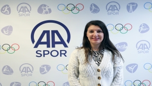 Türkiye rekortmeni milli paraşütçü Merve Arslan kadınlara 'uçun' diyor: