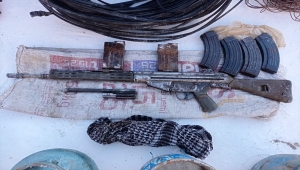 Van'da PKK'lı teröristlere ait silah ve patlayıcıda kullanılan malzeme ele geçirildi
